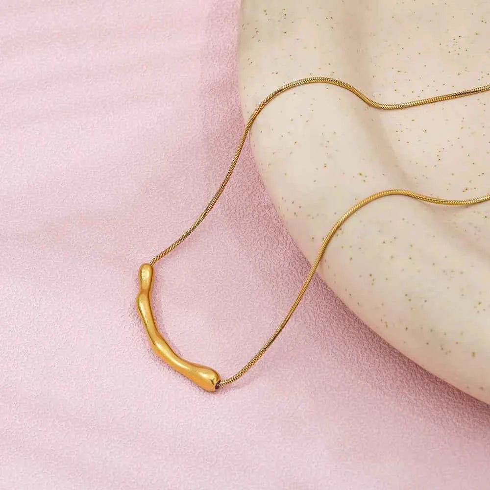 Abstract Wave Pendant Necklace - Miromor