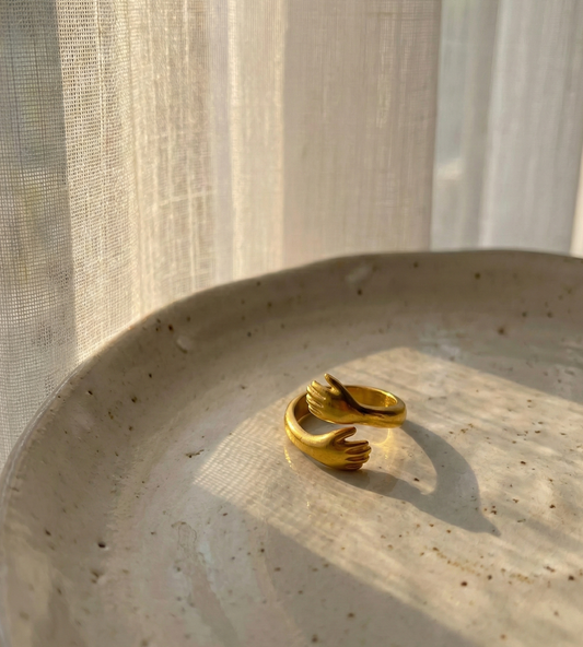 Hug Me Style Ring