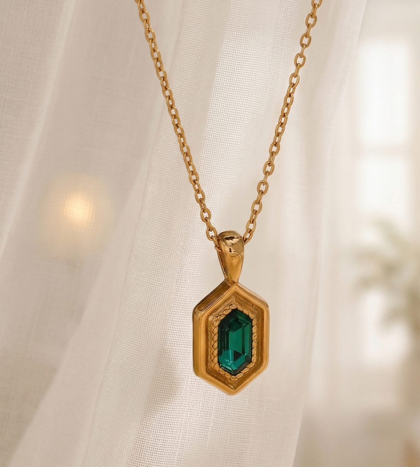 Hexagon Zircon Pendant Necklace