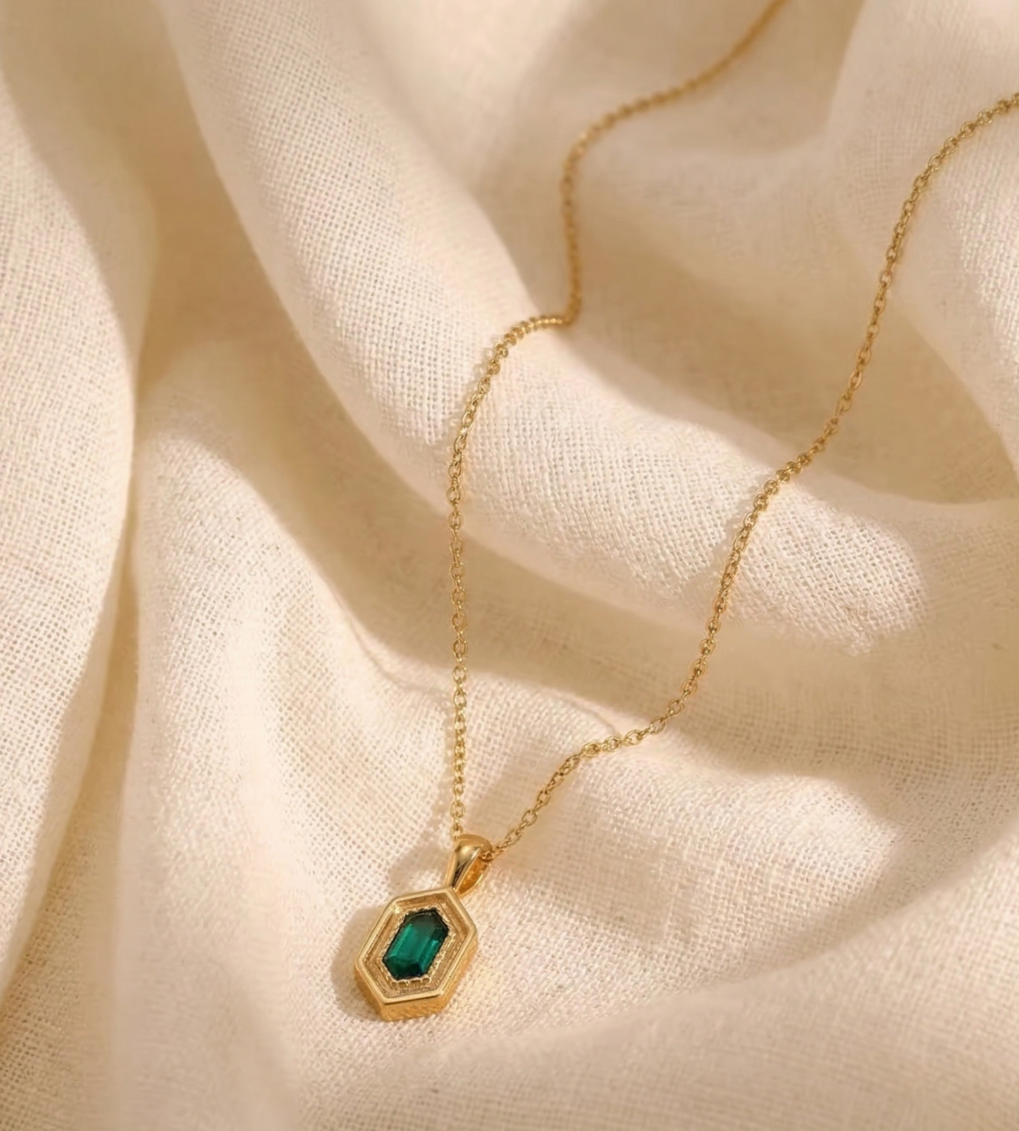 Hexagon Zircon Pendant Necklace